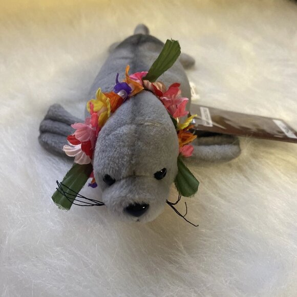 1999 Hawaiin Collectibles Passport Umo Plush Barking Monk Seal 9” - Picture 1 of 6